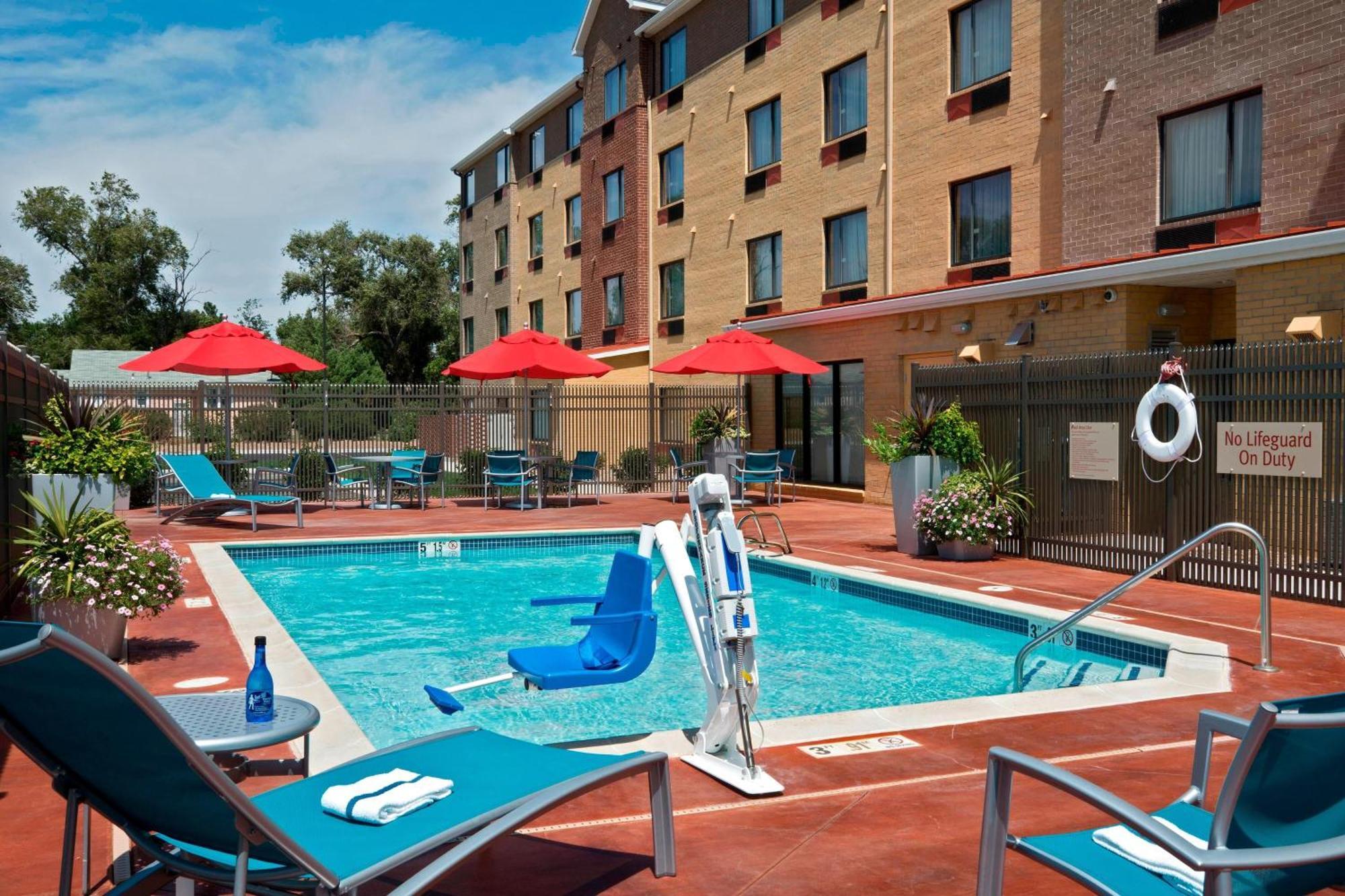 Towneplace Suites By Marriott Dodge City Exterior photo
