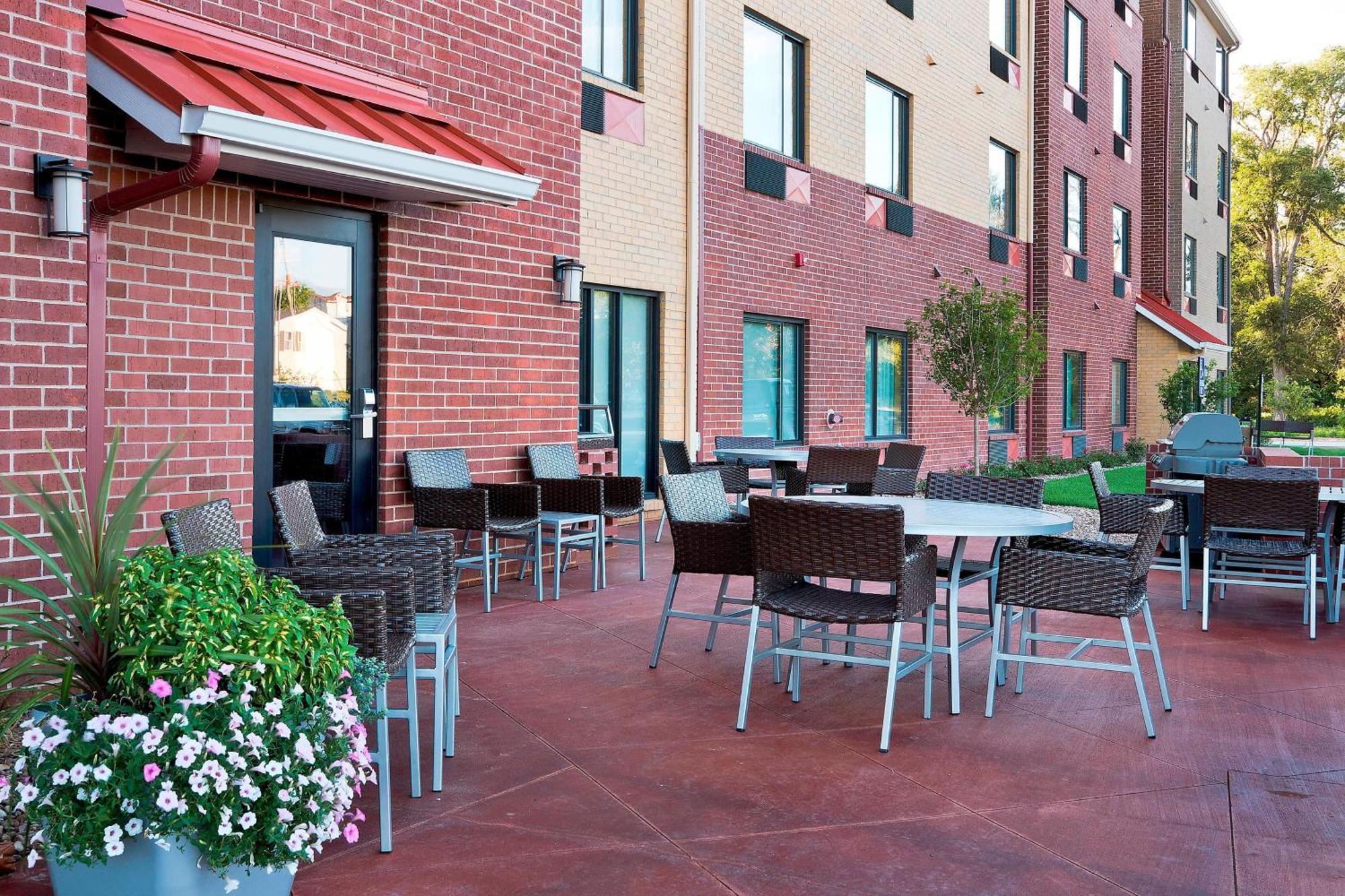 Towneplace Suites By Marriott Dodge City Exterior photo