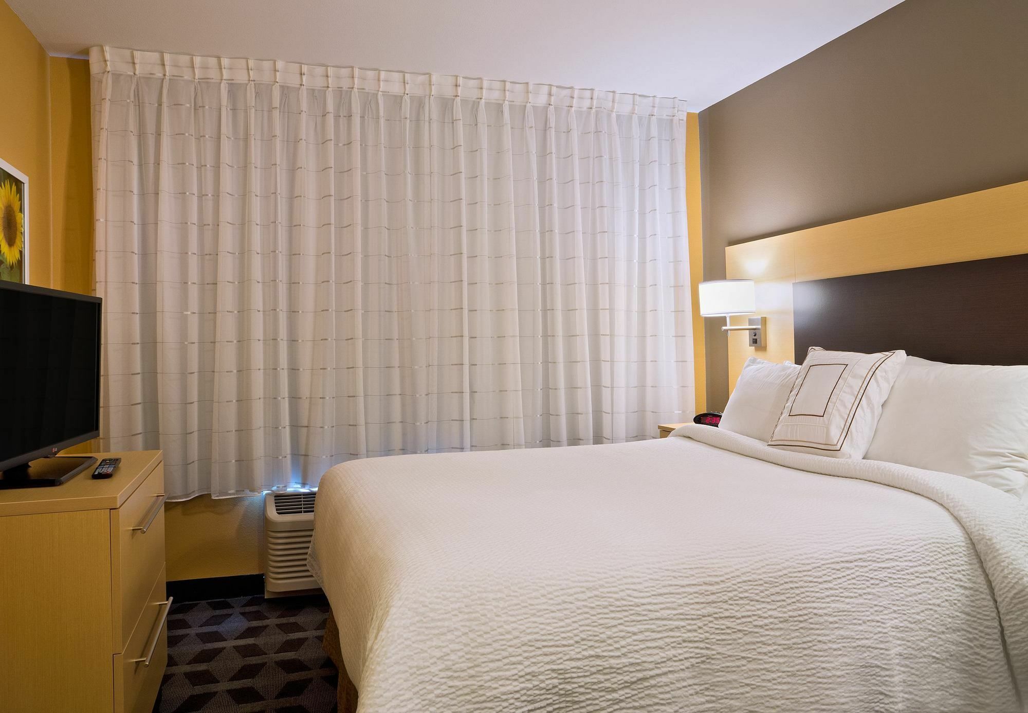 Towneplace Suites By Marriott Dodge City Exterior photo